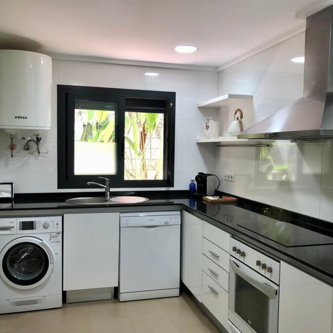 Hogar Brisa De Las Marinas Acogedor Apartamento Con Amplia Terraza Y Acceso Directo A Las Piscinas-Comfortable Apartment With Spacious Terrace And Direct Pool Access Dénia Exterior foto